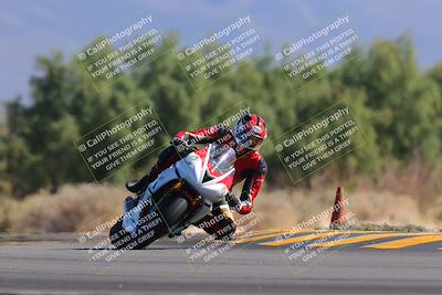 media/Nov-06-2022-SoCal Trackdays (Sun) [[208d2ccc26]]/Turn 7 Set 1 (1050am)/